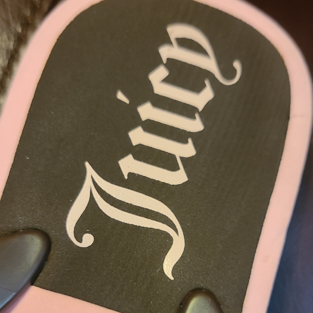 Juicy Couture Pink and Gold Sandals for Summer - Picture 2 of 9